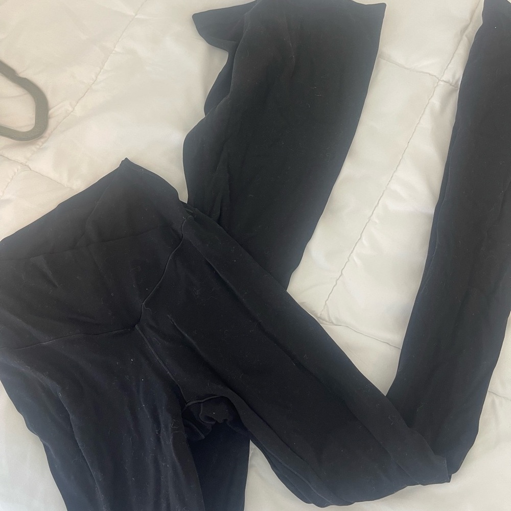 V waist black flare leggings